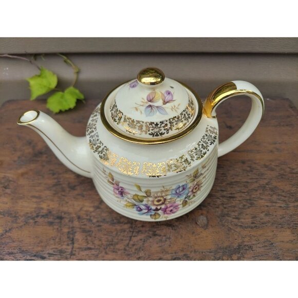 Sadler Windsor 4 Cup Teapot w/ Blue & Lavender Flowers Ribbed - Picture 4 of 6
